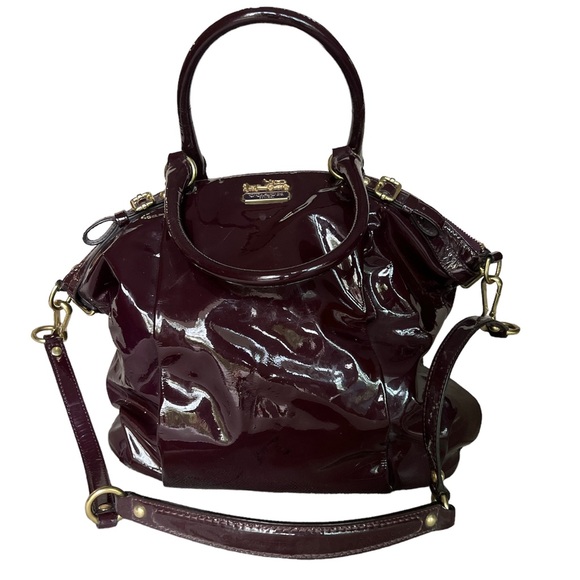 COACH Patent Leather handbag. - Picture 2 of 7